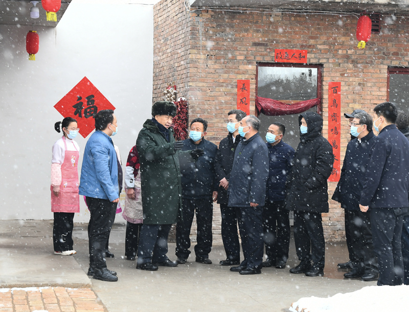 2022年1月26日下午，習近平總書記在山西省臨汾市霍州市師莊鄉(xiāng)馮南垣村受災村民師紅兵家看望。